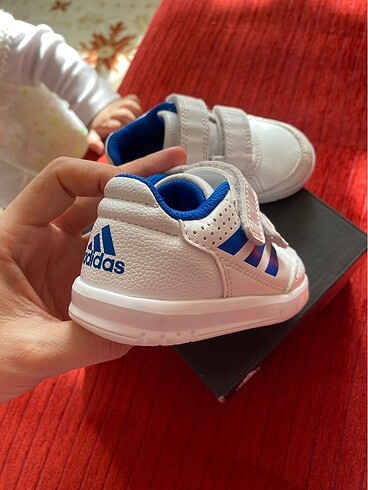 Orijinal adidas