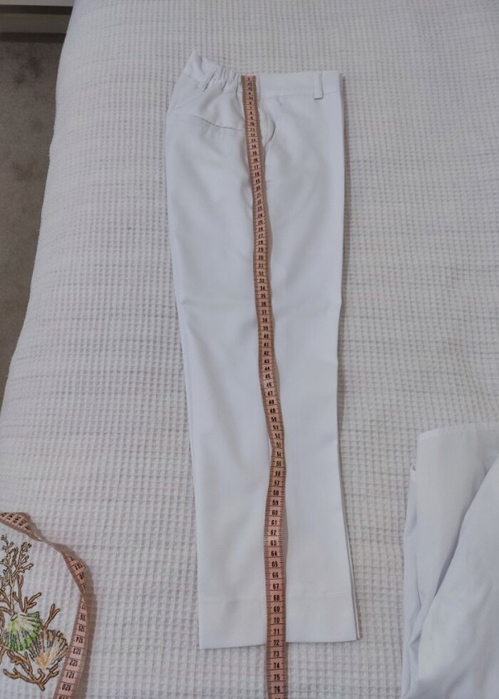 Beyaz pantolon kostum - Görsel 3