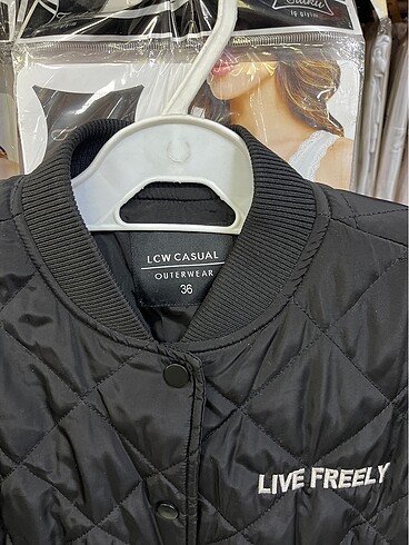 LC Waikiki Bomber ceket