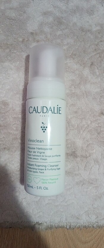 Caudalie yüz temizleme köpüğü