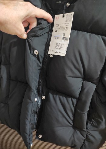 Erkek Çocuk Siyah Kapüşonlu Düğmeli Mont - Görsel 6