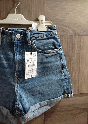 m Beden zara sıfır etiketli Kadın Açık Mavi Kemerli Denim Şort