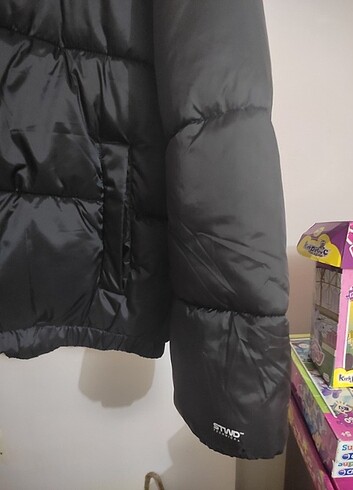 l Beden Pull and bear şişme mont L