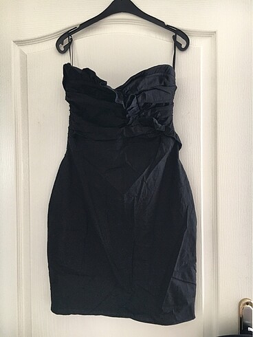 Siyah straplez elbise