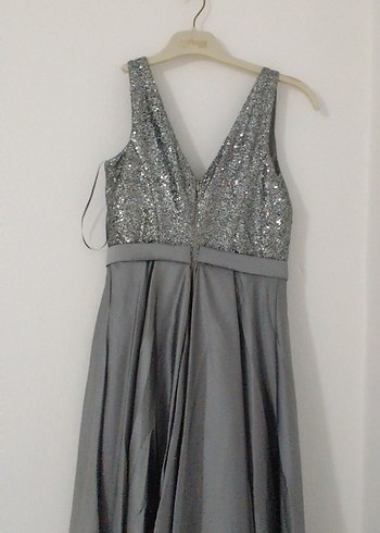 Gri Uzun V Yaka Drapeli Kadın Abiye Elbise - Görsel 3