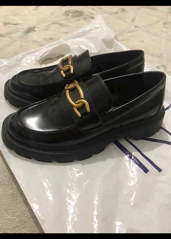 Mango Mango Parlak Altın Tokalı Siyah Kadın Loafer