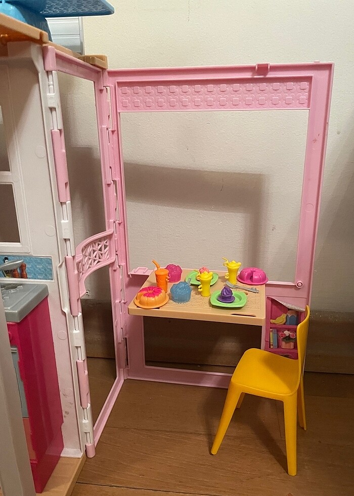 Barbie evi Portatif ve Aksesuarları - Görsel 2