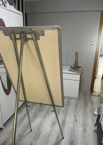 Beden Ayarlanabilir Ayaklı Beyaz Yazı Tahtası