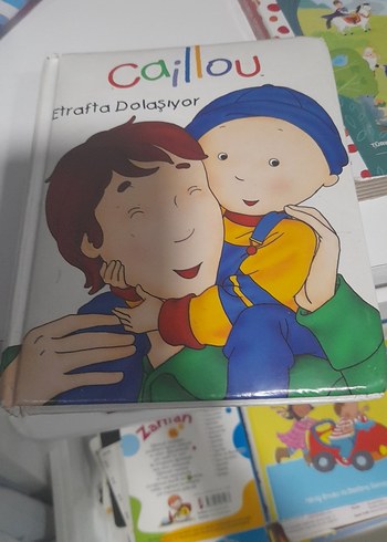 Caillou - Etrafta Dolaşıyor Çocuk Kitabı