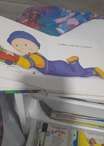 Beden Renk Caillou - Etrafta Dolaşıyor Çocuk Kitabı