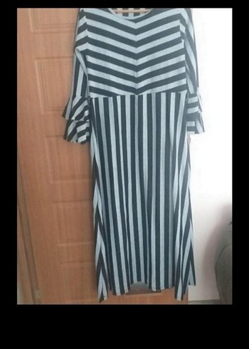 Gri Çizgili V Yaka Uzun Elbise