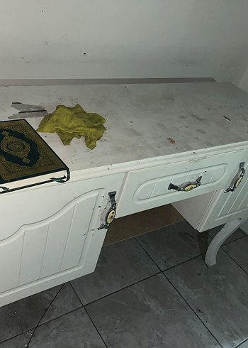 Beyaz Bebek Alt Değiştirme Masası