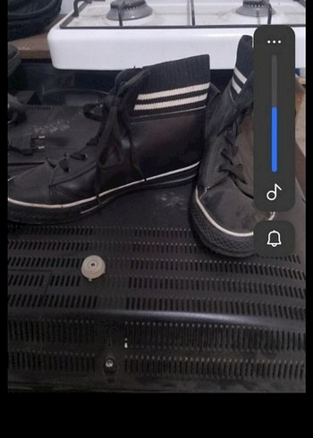 Siyah kadın Spor Tarzı Bot - Görsel 2