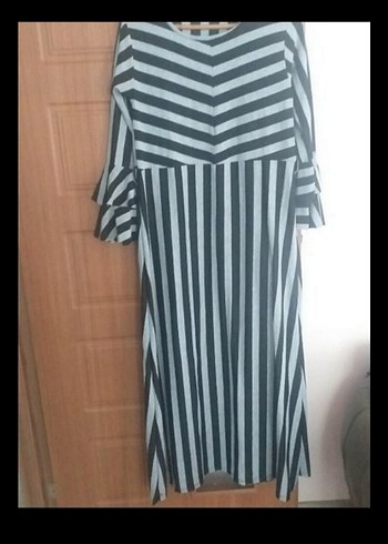 V Yaka Gri Zebra Desenli Uzun Elbise