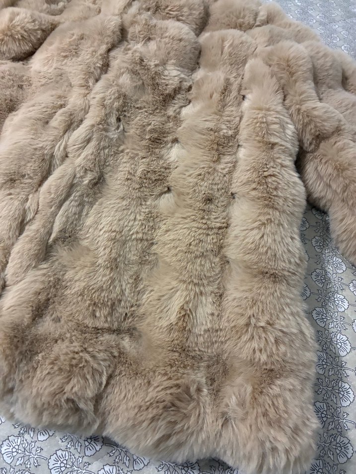 Sıfır. Bej Kadın Uzun Kollu Suni Kürk Ceket - Görsel 4