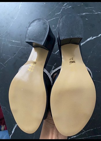 Birkenstock Topuklu gelin terliği