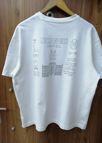 Beyaz Baskılı Kadın Tişört - Görsel 3