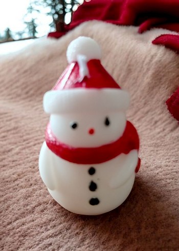 Kırmızı Şapkalı Beyaz Kar Adam Figür - Görsel 3