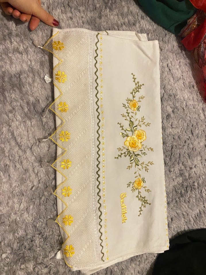 Nakışlı Beyaz Havlu - Görsel 2