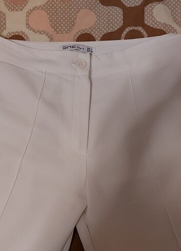 İspanyol paça beyaz örme pantolon. Getto marka