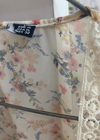 Koton Çiçek Desenli Uzun Bohem Kimono Dantel Detaylı