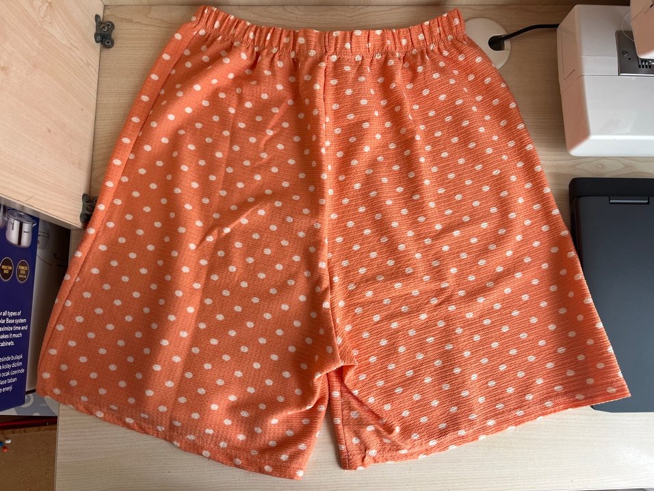 Puantiyeli Turuncu Midi Şort - Görsel 2