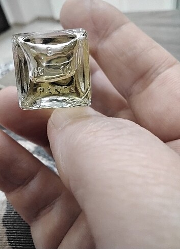 Beden Vintage Chanel No. 19 Eau de Toilette Paris Minyatür Parfüm 4ml.