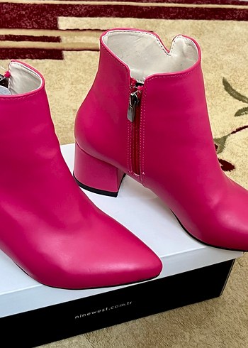 37 Beden Pembe Deri Stiletto Topuklu Kadın Bot