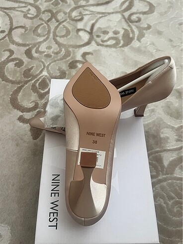 38 Beden ten rengi Renk Stiletto Nıne West Bej/Champagn