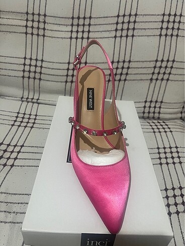 Stiletto Topuklu Ayakkabı Nıne West