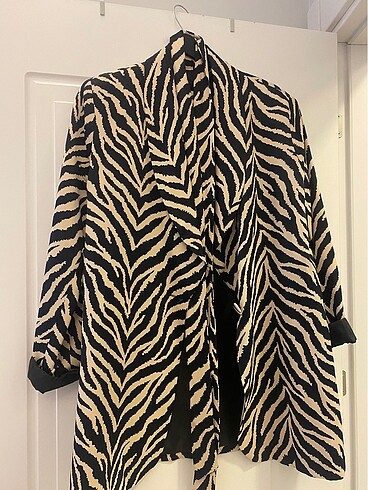 38 Beden Saten zebra ceket