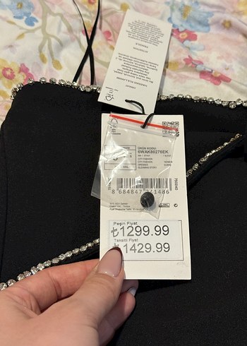 Taş Detaylı Siyah Uzun Askılı Elbise - Görsel 5