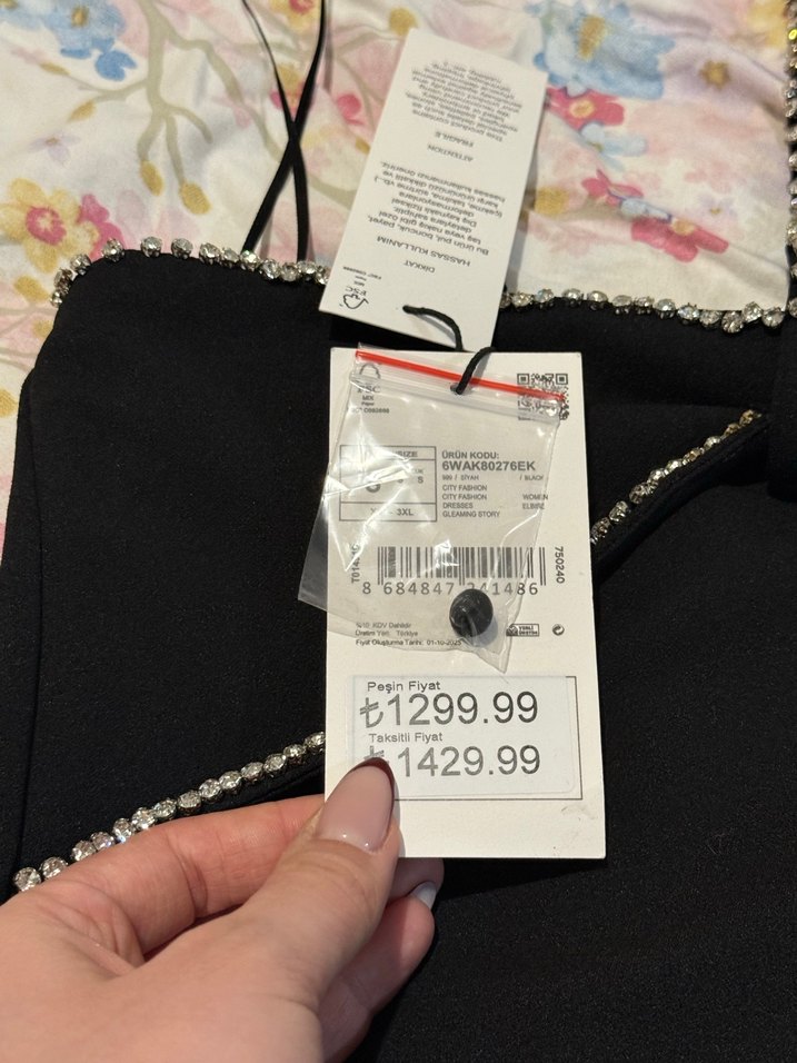 Taş Detaylı Siyah Uzun Askılı Elbise - Görsel 5