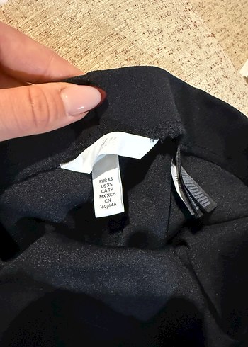 Yarım Kemerli Siyah Geniş Paça Kumaş Pantolon - Görsel 4