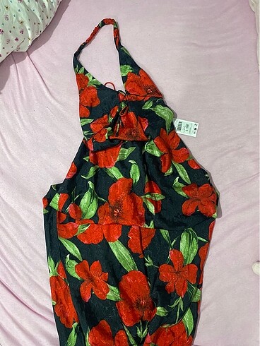 mango çiçekli halter yaka elbise