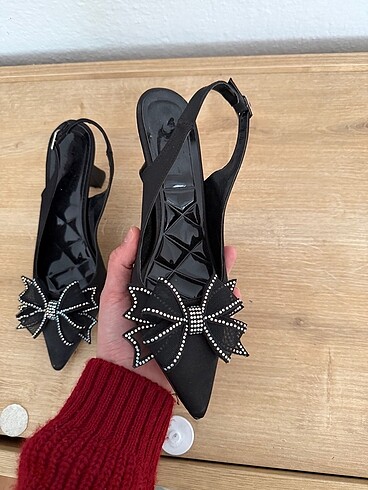 Zara fiyonk detaylı topuklu ayakkabı