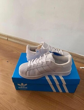39 Beden beyaz Renk Adidas süperstar