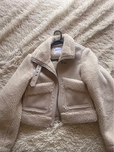 Bershka mont