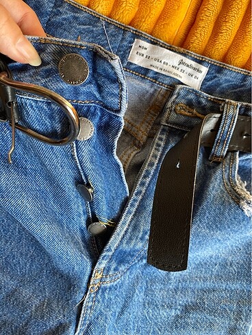 32 Beden STRADİVARİUS LAZER KESİM JEANS