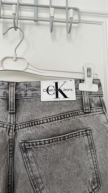 Calvin Klein boru paça gri jean