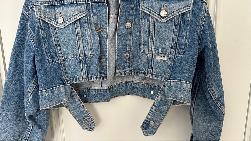 s Beden Zara oversize yırtık detay crop kot ceket