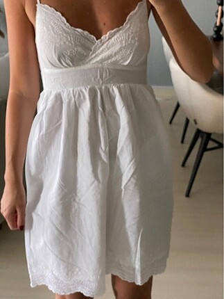 H&M Beyaz elbise