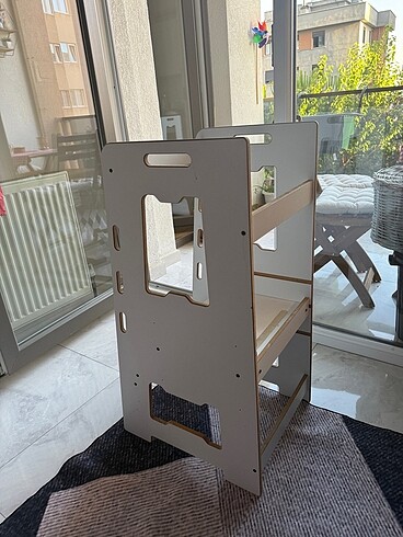 Minera öğrenme kulesi beyaz renk çok az kullanıldı