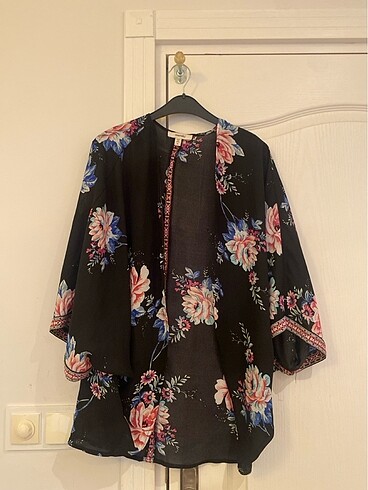 Çiçekli kimono