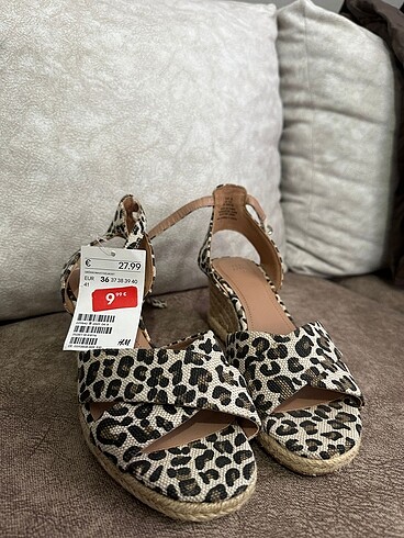 H&M Leopar desenli ayakkabı