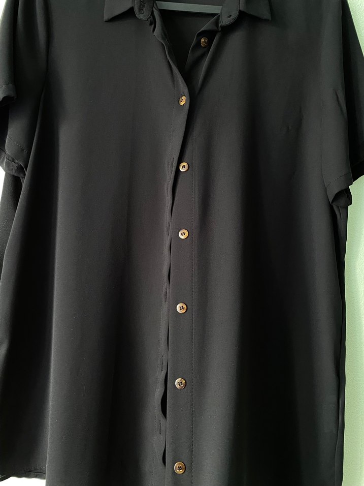 Siyah Kısa Kollu İnce Dokulu Gömlek - Görsel 2