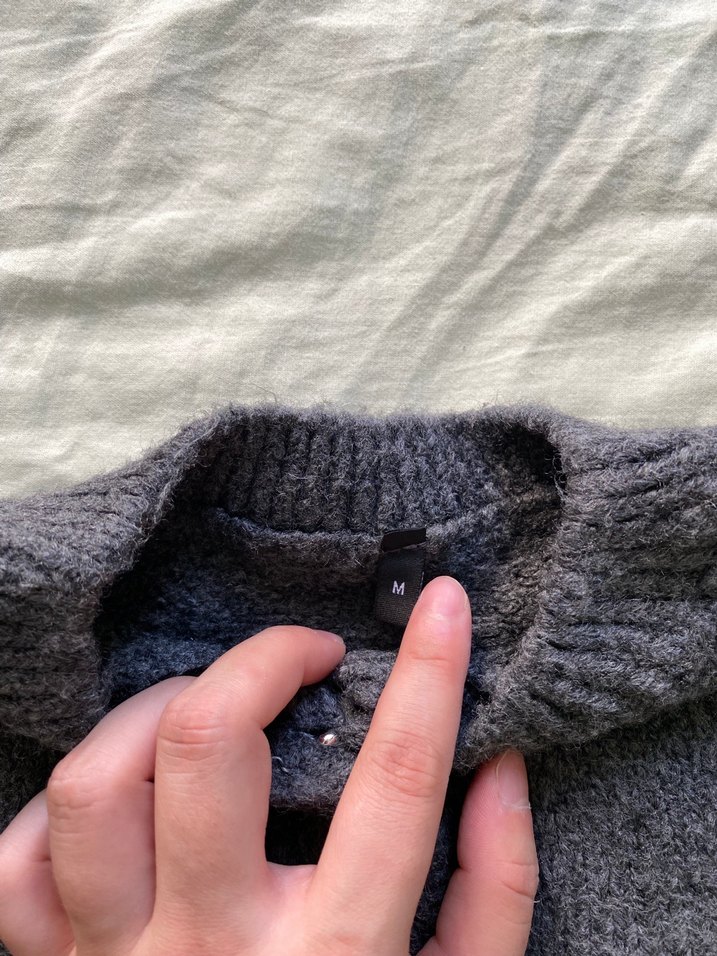 Gri Düğmeli Uzun Kollu Kız Hırkası - Görsel 2