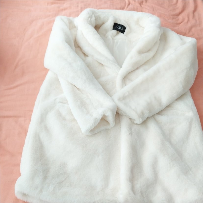 Beyaz Kadın Peluş Midi Mont - Görsel 2