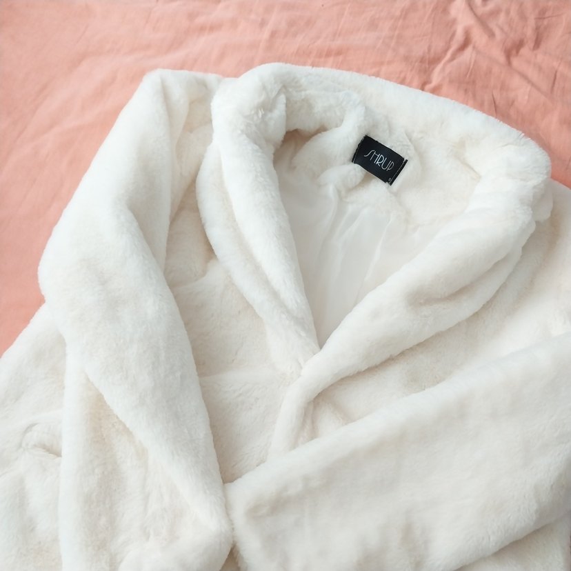 Beyaz Kadın Peluş Midi Mont - Görsel 3