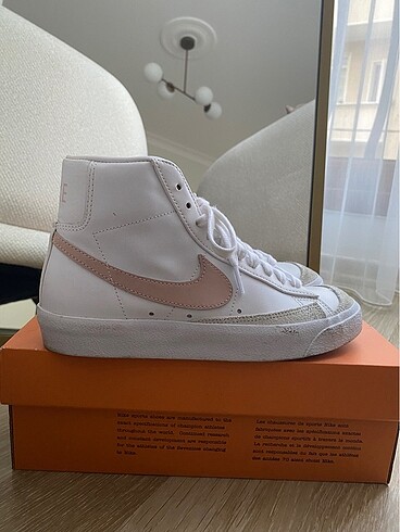 Nike blazer mid